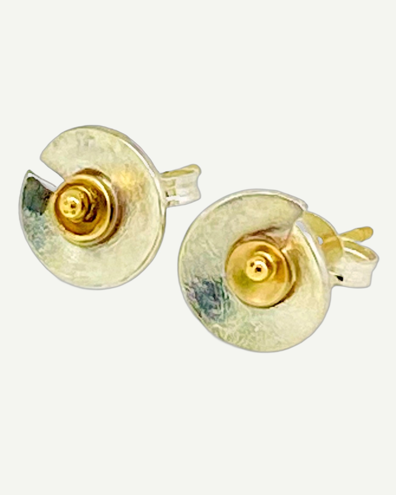 Silver and 9-carat Yellow Gold Stud Earrings, Stud earrings in silver and 9-carat Yellow Gold.