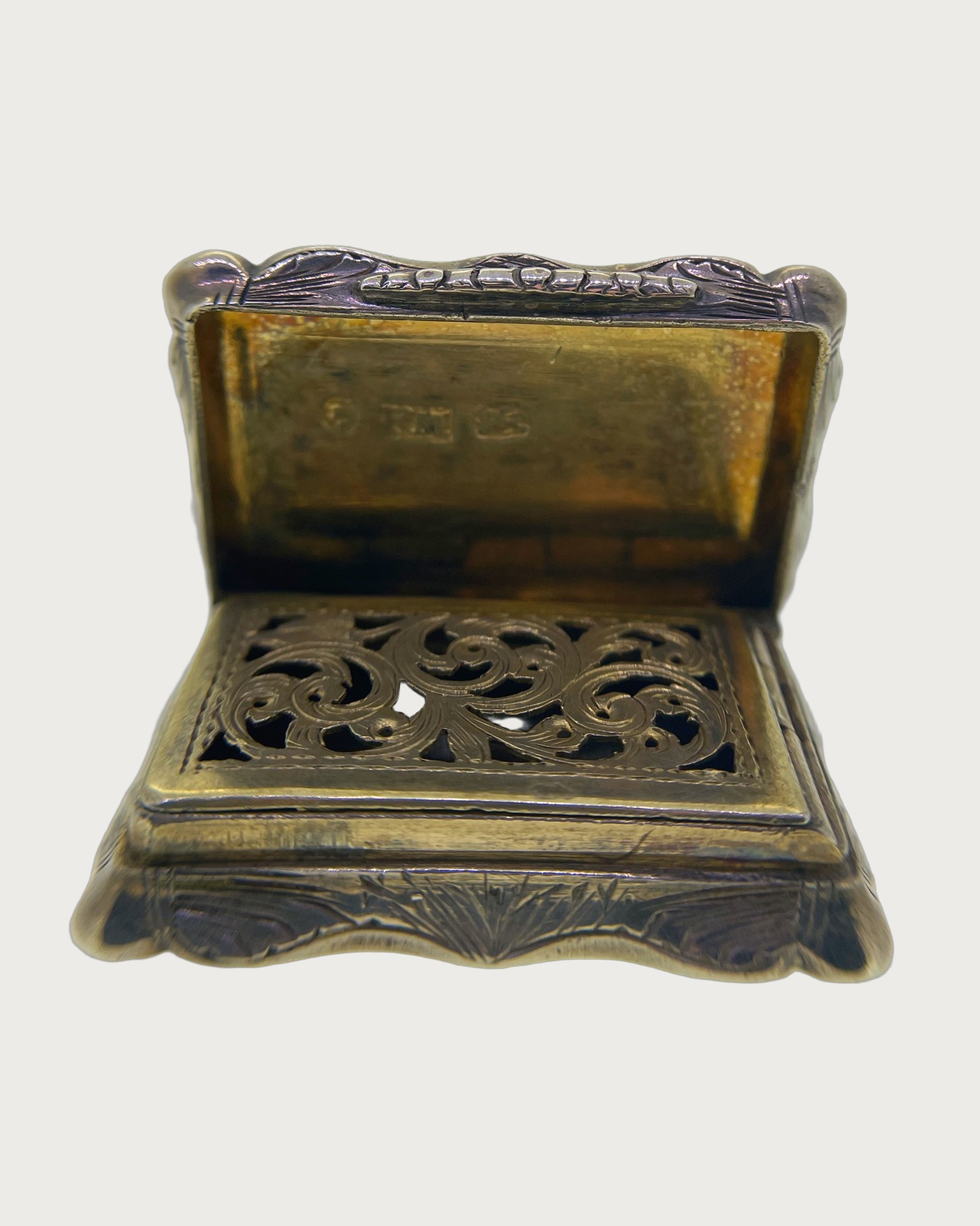 Silver antique vesta case, Antique silver vesta case with ornate pierced decoration.