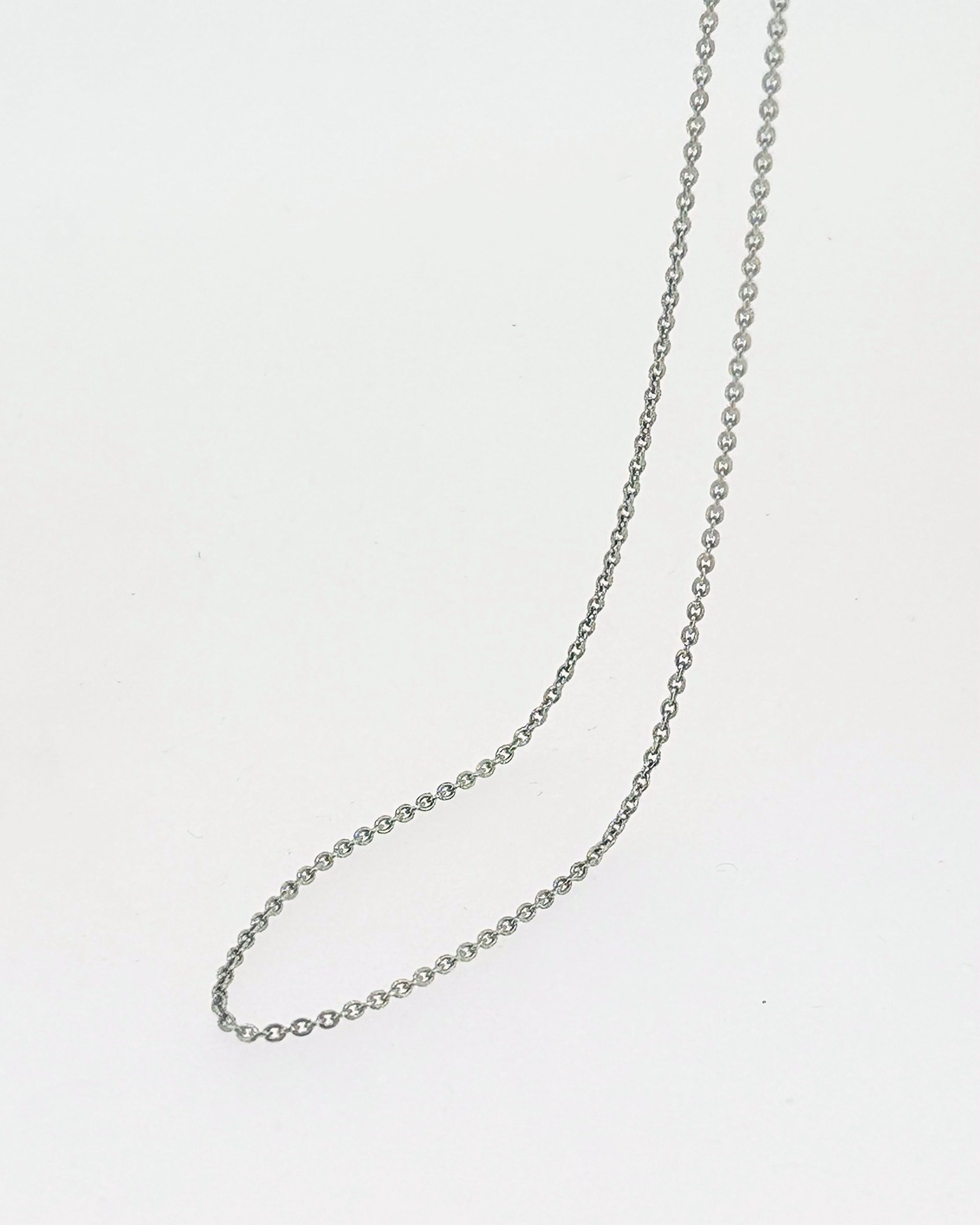 Platinum 1 mm 50 cm round trace chain, A fine round trace chain in platinum. Length: 50 cm.