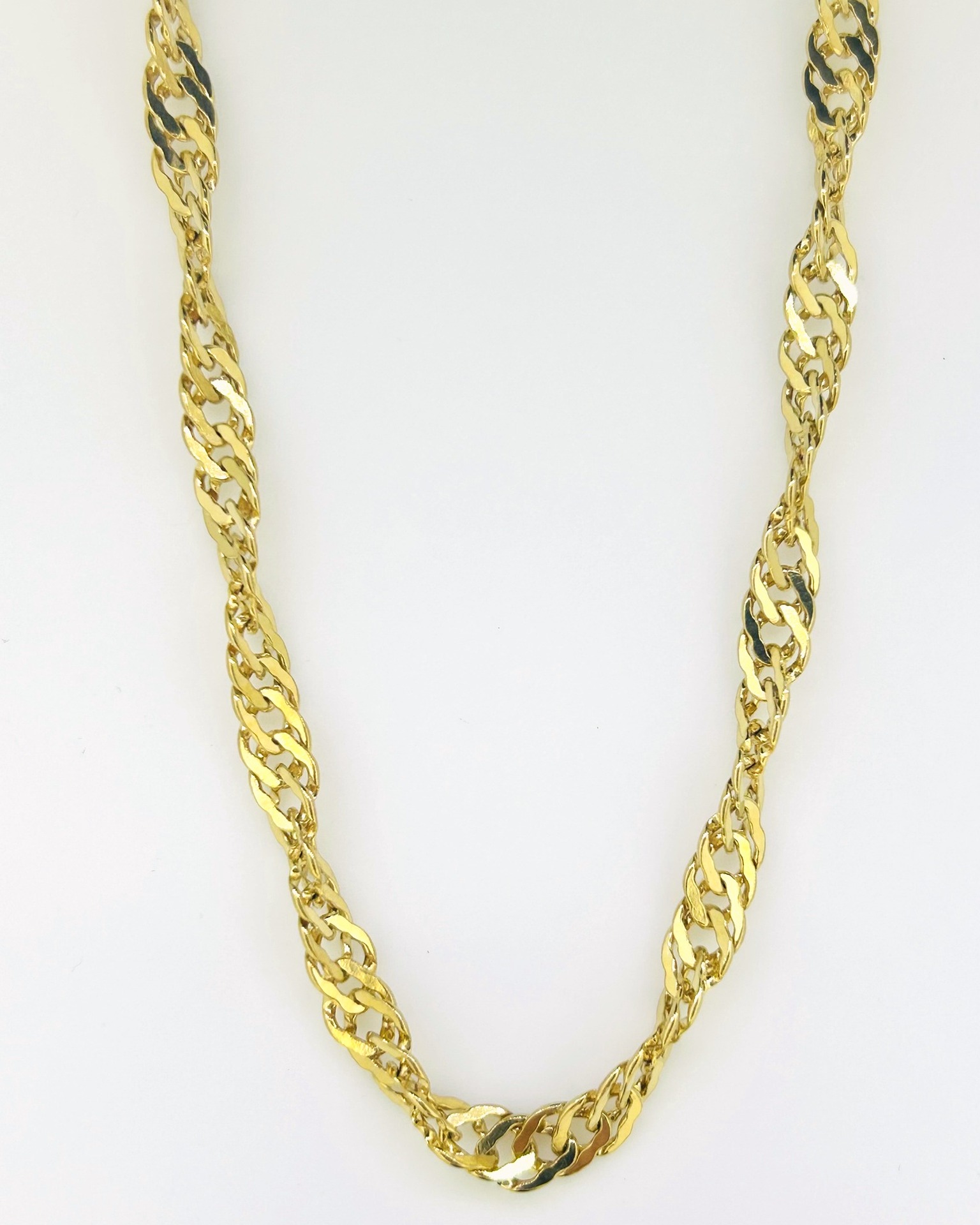 9-carat Yellow Gold Wide Twisted Curb Chain 50 cm, Wide twisted curb chain in Yellow Gold. Weight: 14 g.