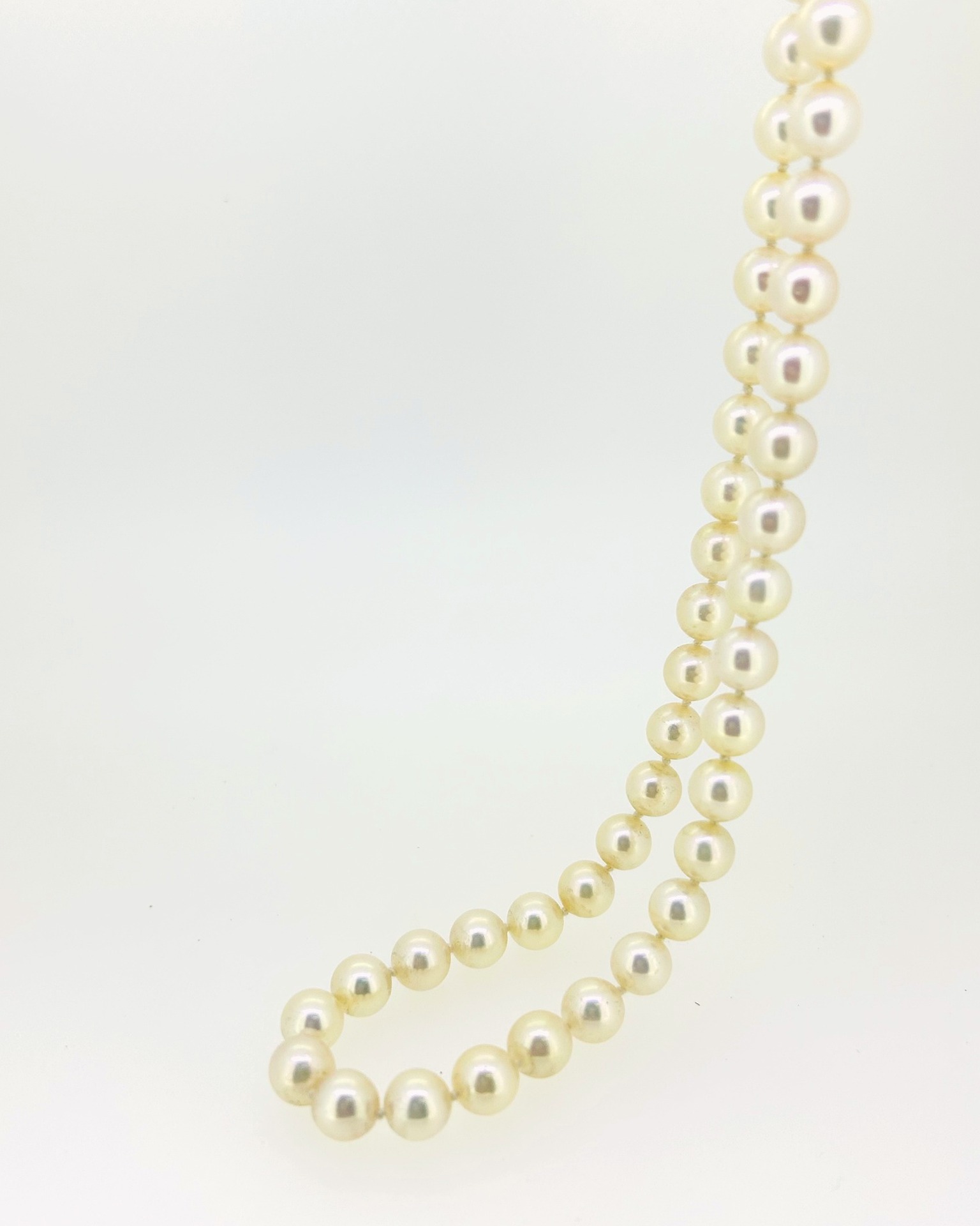 8 mm Cultured Pearl Strand, Cultured pearl strand with 8 mm pearls.