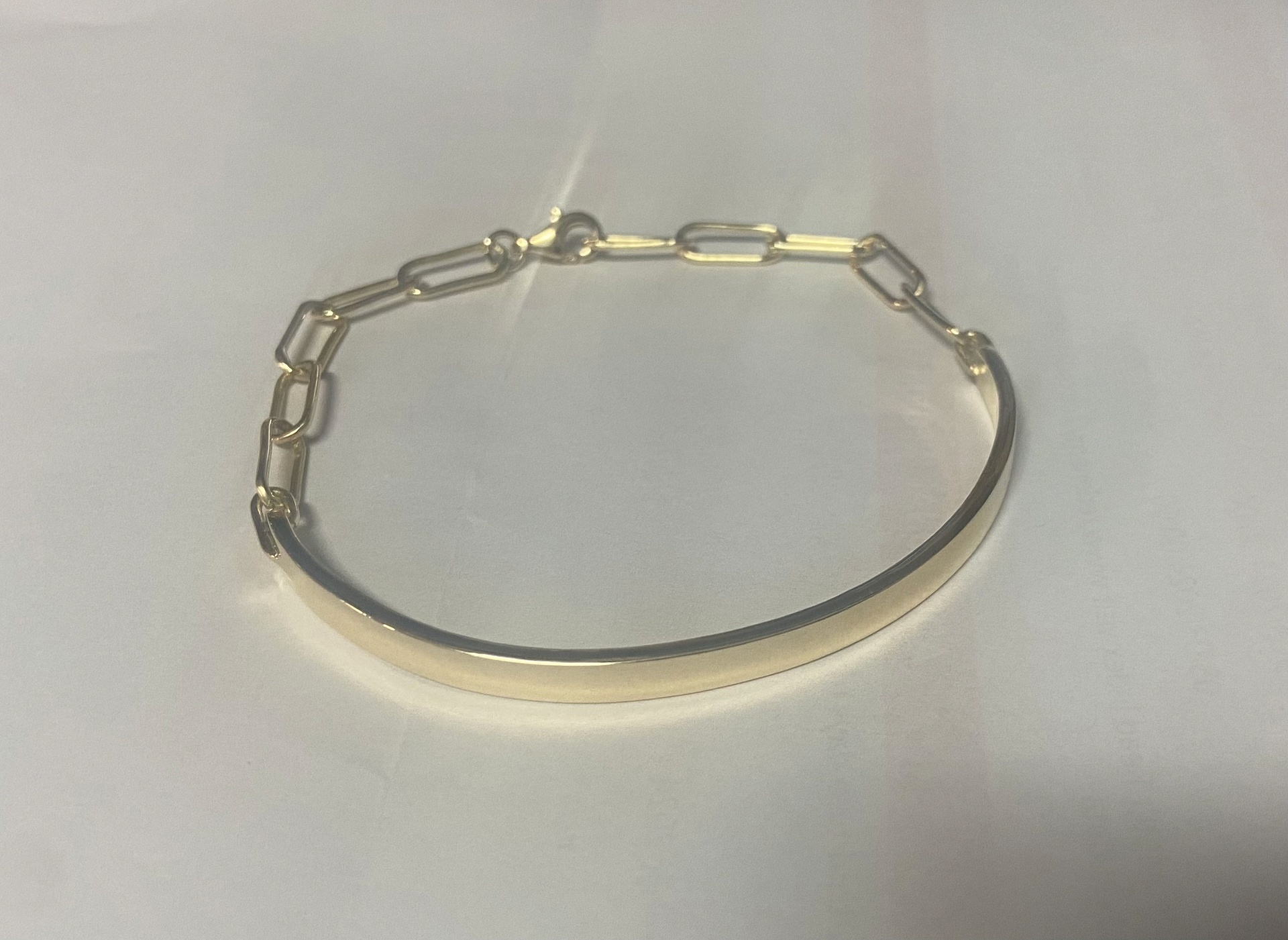 Contemporary “Banglet” in 18ct Yellow Gold, An 18ct Gold Bracelet–Bangle for a 21st Birthday