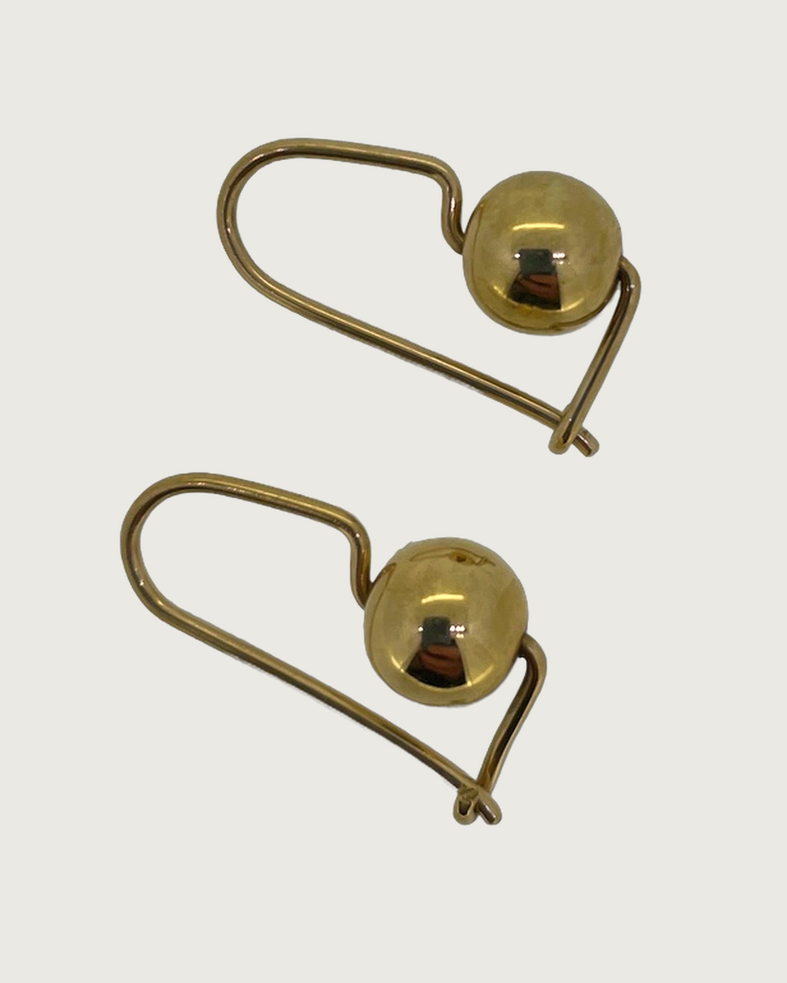 9-carat Yellow Gold Ball Drop Earrings, Ball drop earrings in 9-carat Yellow Gold. Weight: 2.2 g.